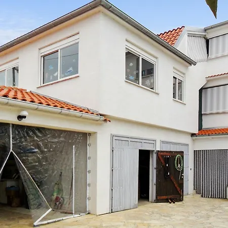 Modern On The Dalmatian Coast With Terrace, Garden And Sea V Apartment Petrcane