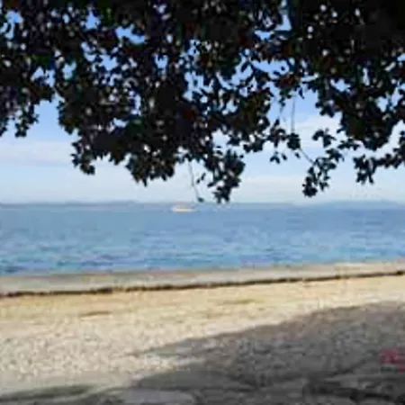 Apartment Modern On The Dalmatian Coast With Terrace, Garden And Sea V Petrcane